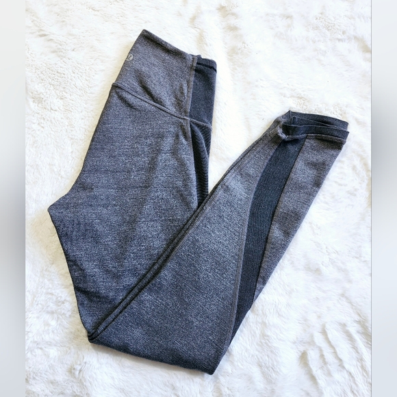 Lululemon Featherlight Tight Size 4. - Picture 13 of 15
